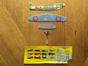 Produktbild Mitgebsel Set aus 12 Styroporflieger von L+H WORLD